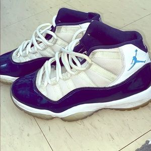 🔥🔥White and Blue Jordan 11’s💣